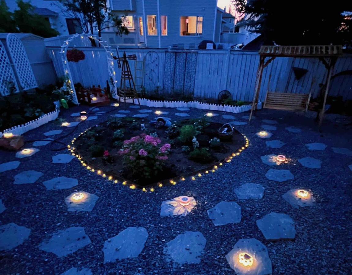 Elegant Garden Suite&2Mins Bus Station Close Lrt& Free Parking YYC Exterior foto